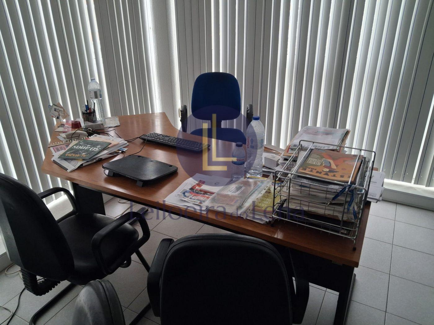 Lote de Equipamento/ mobili&aacute;rio escrit&oacute;rio e equipamento inform&aacute;tico (Proc 1202/26.5T8BRR)