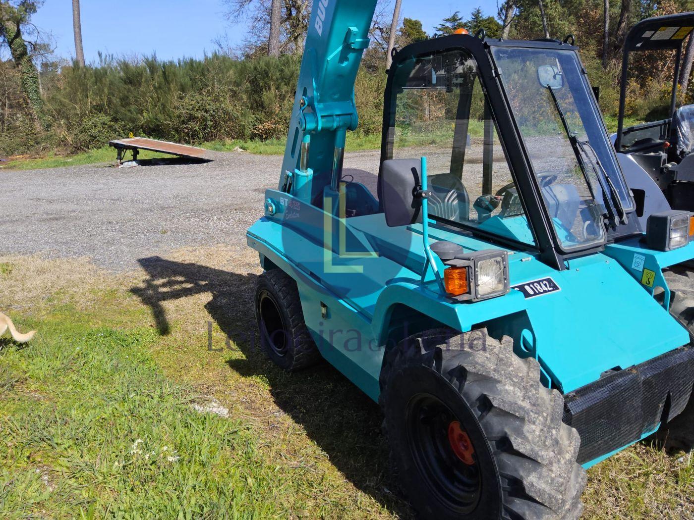 V29 - EMPILHADOR MANITOU