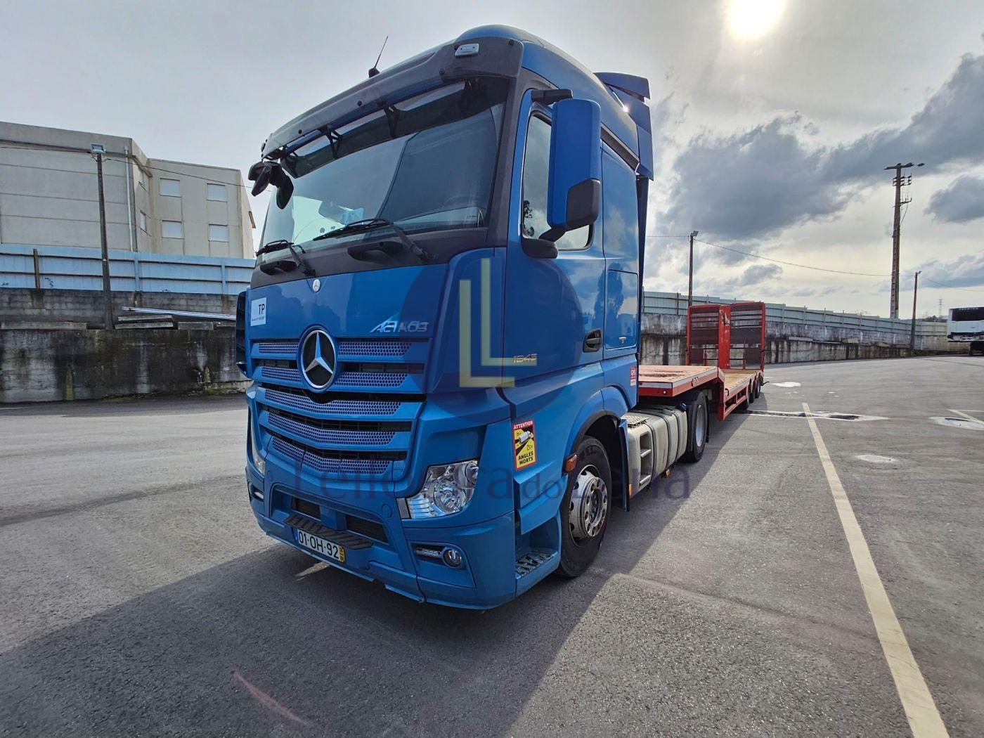 V98 - TRATOR MERCEDES ACTROS 1845