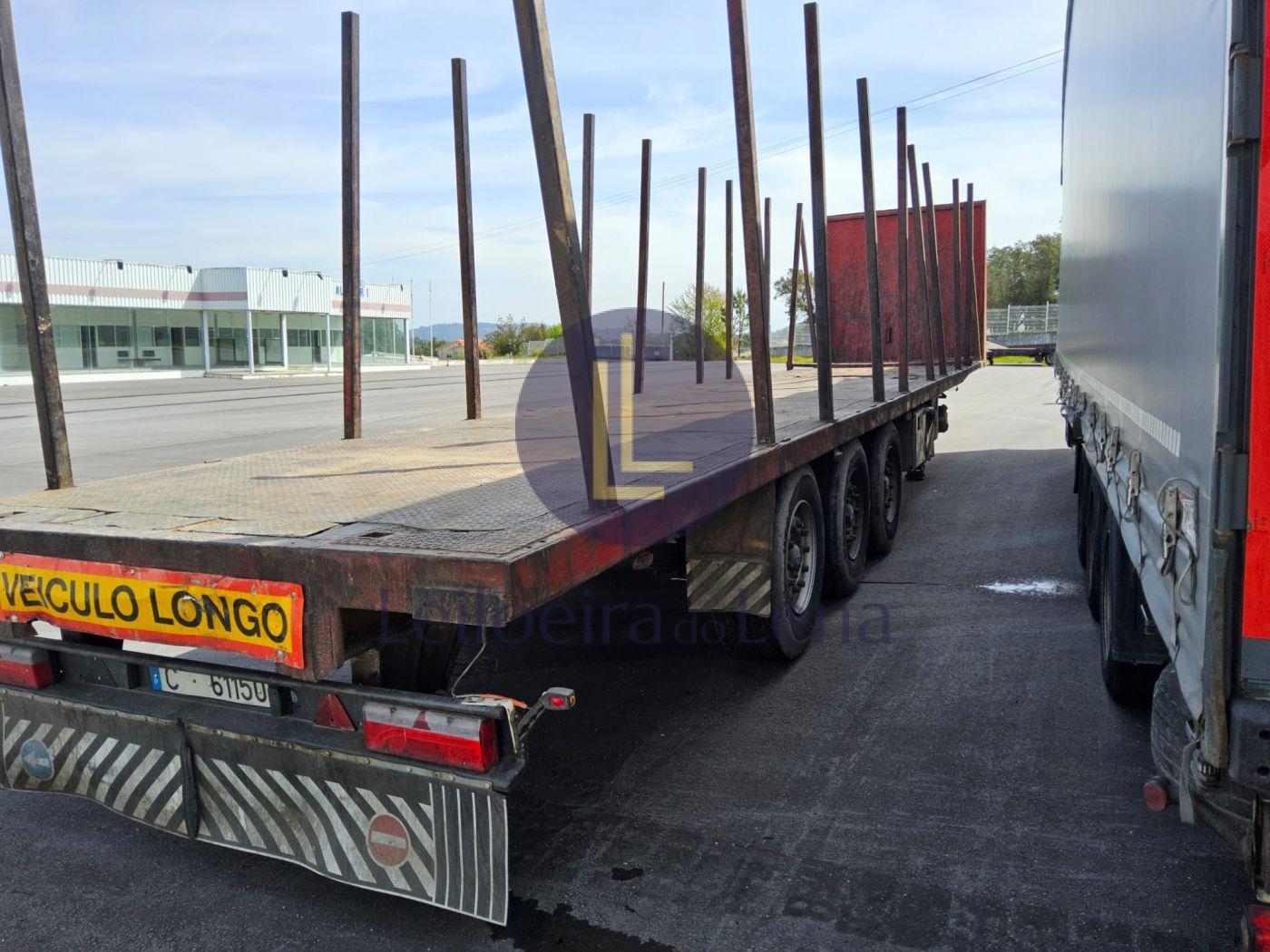 V130 - REBOQUE PARA TRANSPORTE DE MADEIRA, MATRICULA C-61150